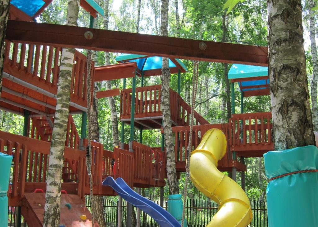 Resort Piaseczno Rozpłucie Buitenkant foto