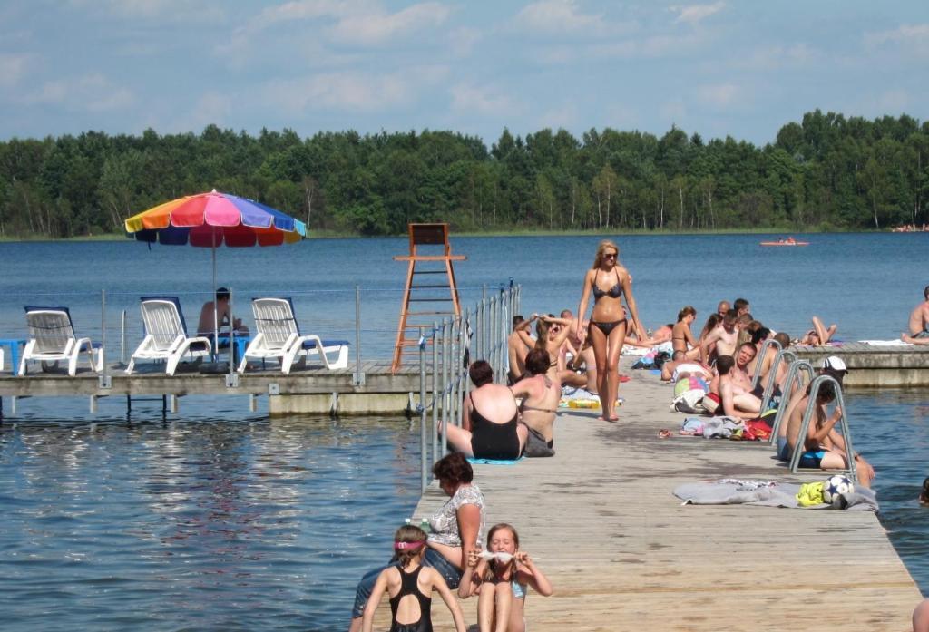 Resort Piaseczno Rozpłucie Buitenkant foto