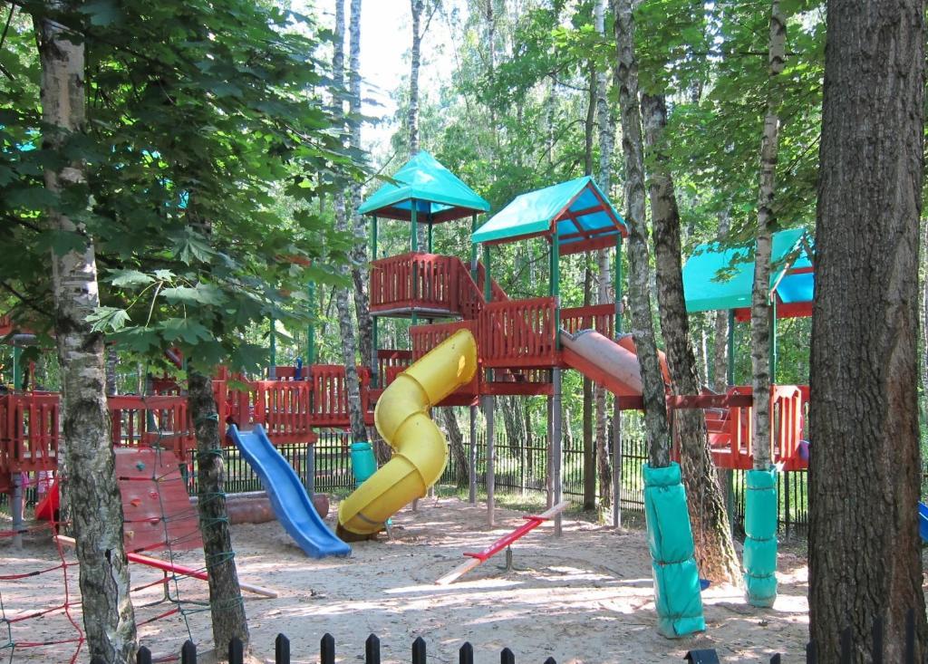 Resort Piaseczno Rozpłucie Buitenkant foto