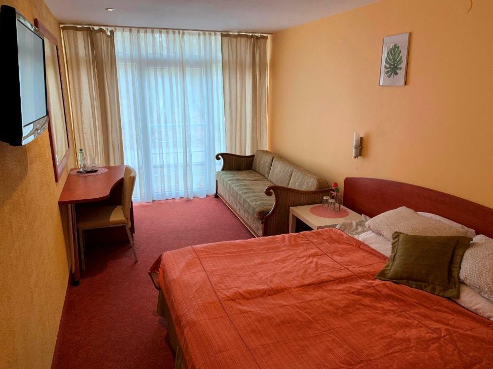 Resort Piaseczno Rozpłucie Buitenkant foto